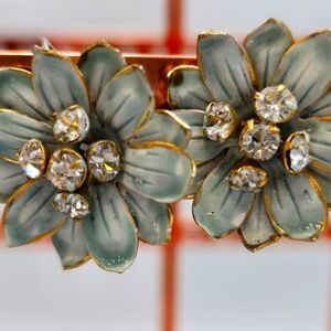 VINTAGE BLUE ENAMEL LARGE CHRYSANTHEMUM FLOWER CLIP AND RHINESTONE EARRINGS